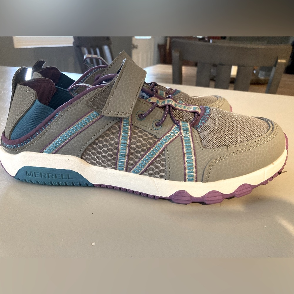 Merrell size  6 Youth girls purple grey NEW shoe